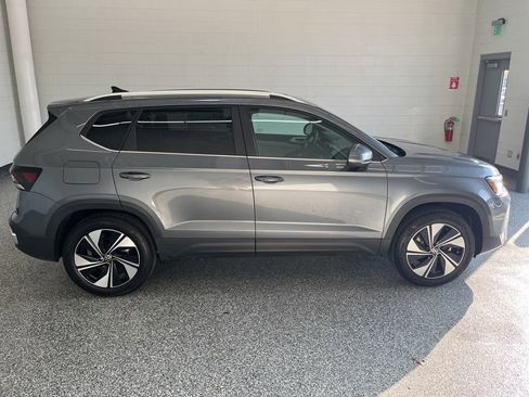 New 2026 Volkswagen Taos SE AWD/4WD image 6