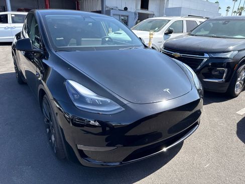 Used 2023 Tesla Model Y Performance AWD/4WD image 5