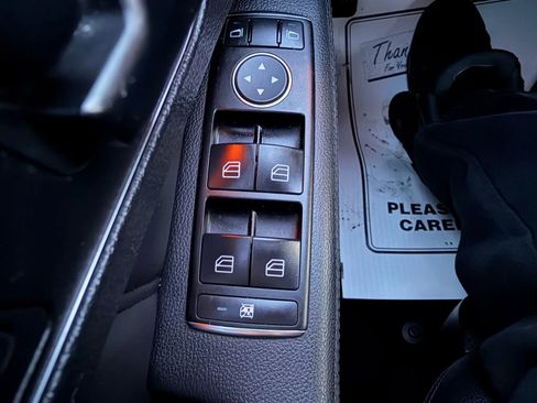 Used 2013 Mercedes-Benz E 350 4MATIC Sedan image 13