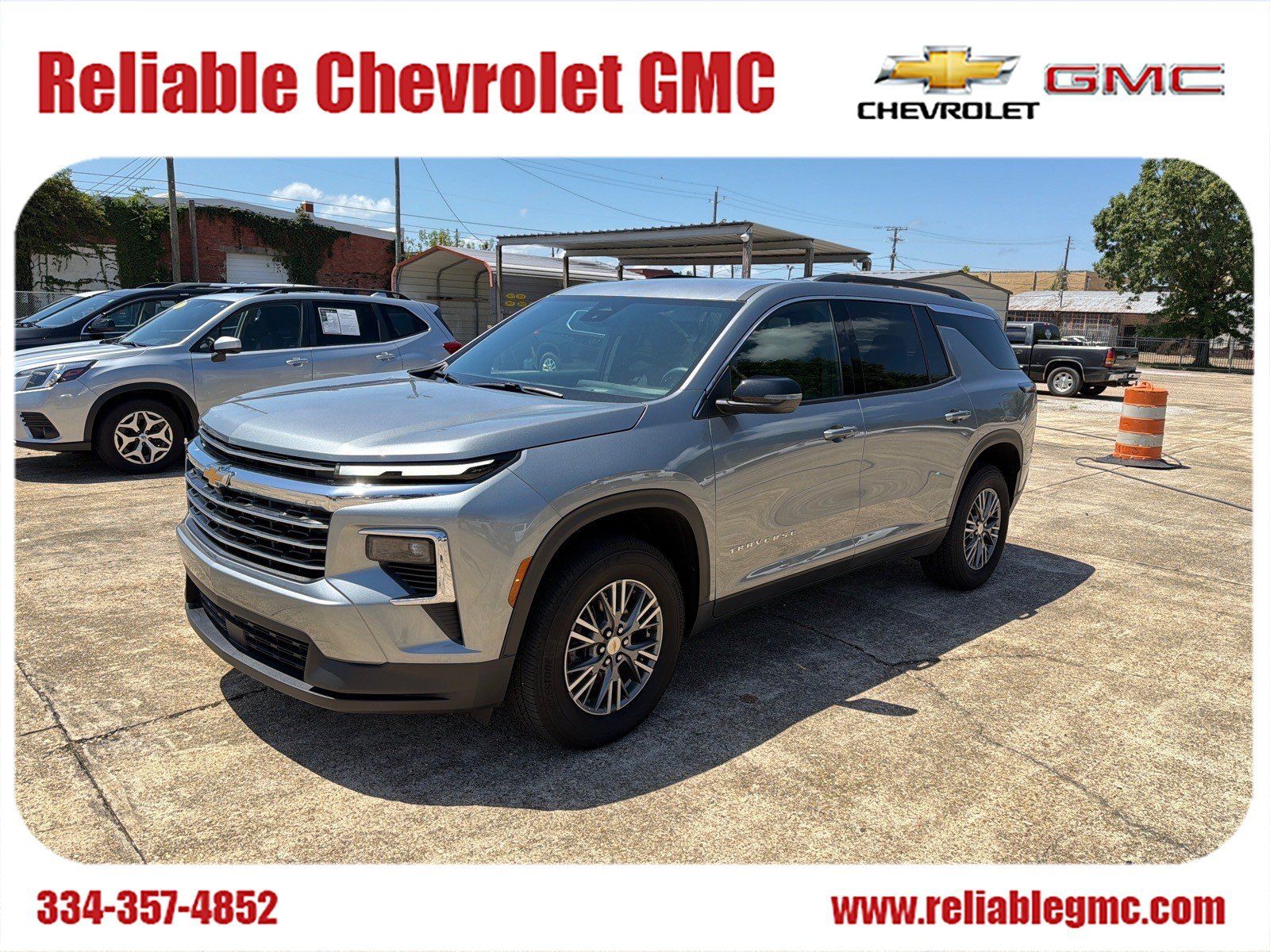 Used 2026 Chevrolet Traverse LT FWD image 1