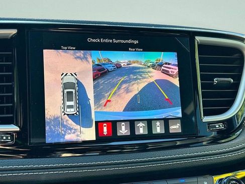 New 2026 Chrysler Pacifica Select FWD image 22