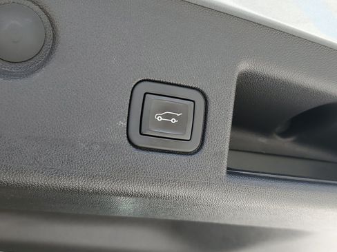 Used 2024 Chevrolet Equinox RS w/ RS Leather Package FWD image 10