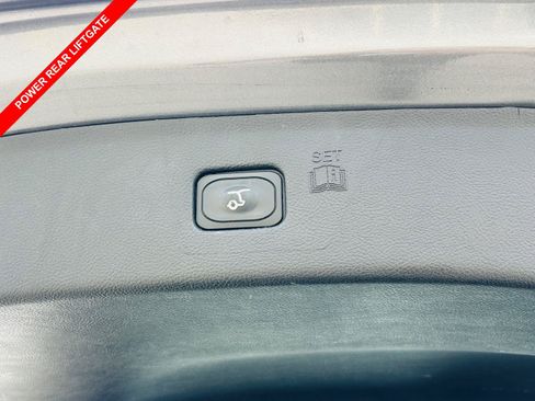Used 2024 Ford Edge Titanium AWD/4WD image 10