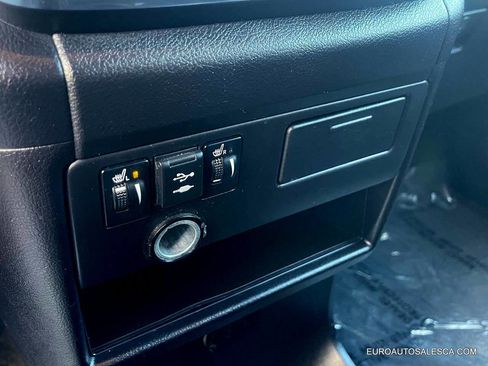 Used 2018 Toyota Sienna SE Premium image 41