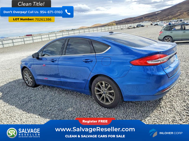 Used 2017 Ford Fusion SE w/ Fusion SE Technology Package FWD image 3
