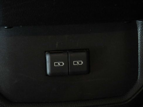 Used 2023 Toyota Highlander XLE FWD image 56