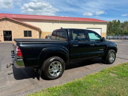 Used 2014 Toyota Tacoma 4x4 Double Cab w/ Limited Package image 4