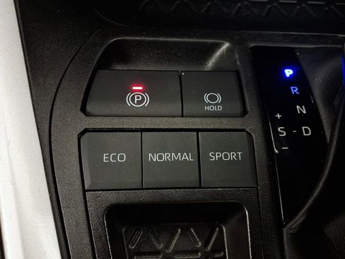 Used 2025 Toyota RAV4 LE FWD image 20