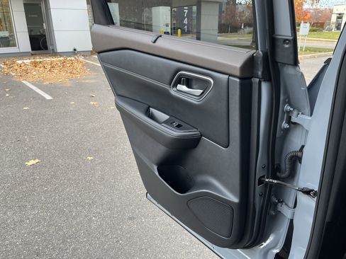 Certified 2021 Nissan Rogue Platinum image 29