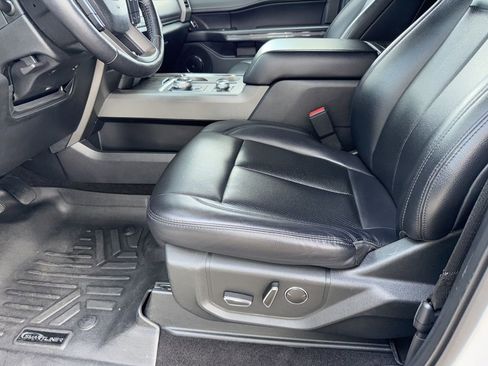 Used 2019 Ford Expedition XLT w/ Equipment Group 201A image 14