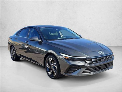 New 2026 Hyundai Elantra Limited image 7