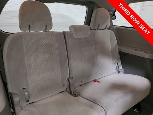 Used 2020 Toyota Sienna LE image 12