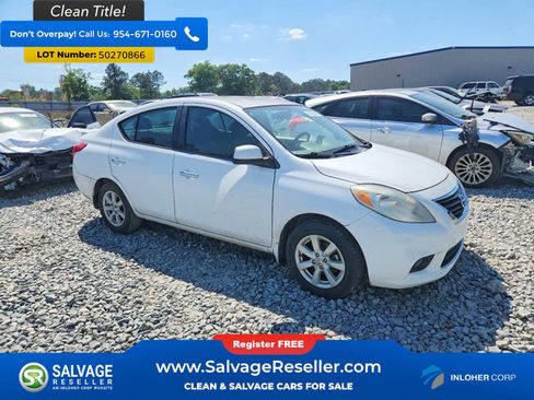 Used 2014 Nissan Versa SV w/ Convenience Package image 5