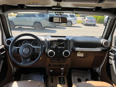 Used 2015 Jeep Wrangler Unlimited Sahara w/ Max Tow Package AWD/4WD image 14