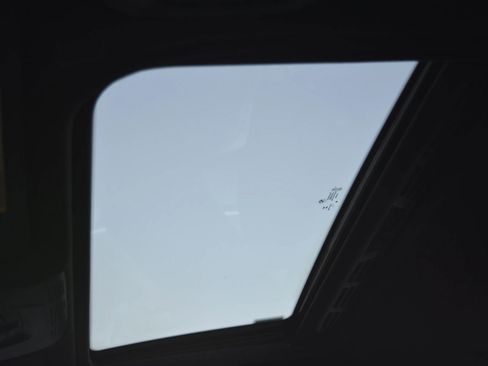 Used 2018 BMW 330i Sedan image 24