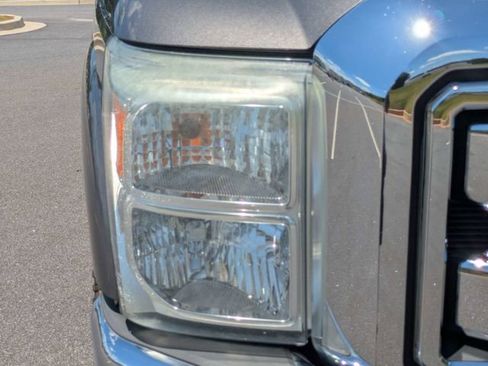 Used 2014 Ford F250 Lariat w/ Lariat Interior Package AWD/4WD image 10