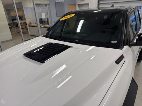 Used 2025 Toyota Tacoma TRD Pro image 5