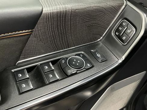 Used 2024 Ford F350 Platinum image 31