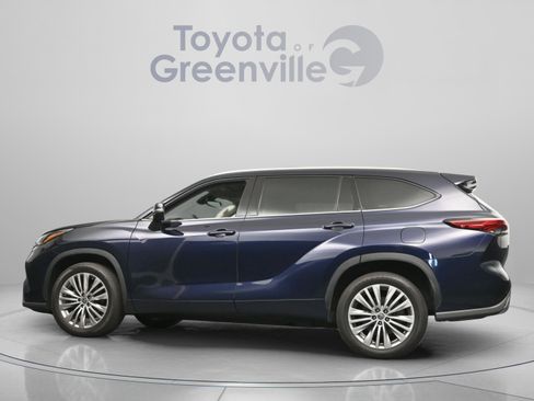 Used 2022 Toyota Highlander Platinum FWD image 6