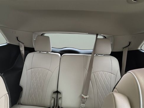 Used 2023 Buick Enclave Avenir image 27