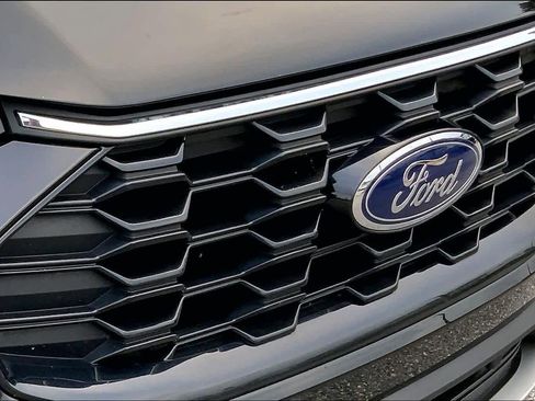 Certified 2025 Ford Escape ST-Line Select AWD/4WD image 28