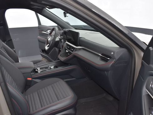 New 2026 Ford Explorer ST-Line w/ ST-Line Street Pack AWD/4WD image 16