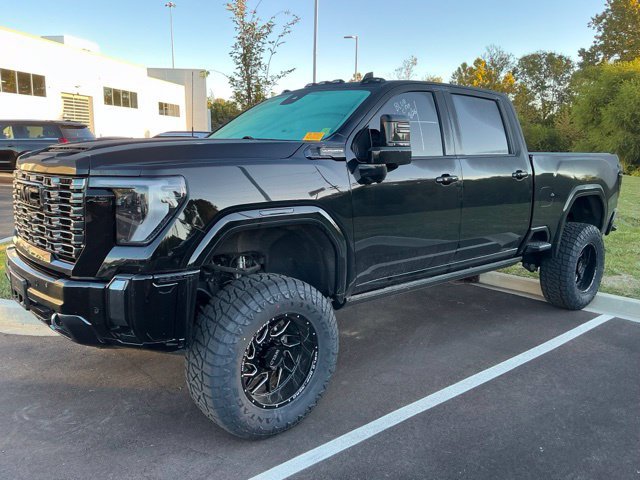 Used 2024 GMC Sierra 2500 Denali Ultimate w/ Max Trailering Package AWD/4WD image 3