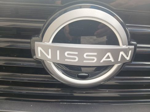 Certified 2025 Nissan Murano SV image 2