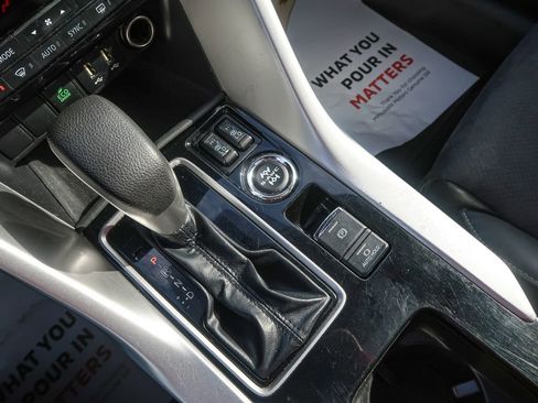 Used 2023 Mitsubishi Eclipse Cross AWD image 34