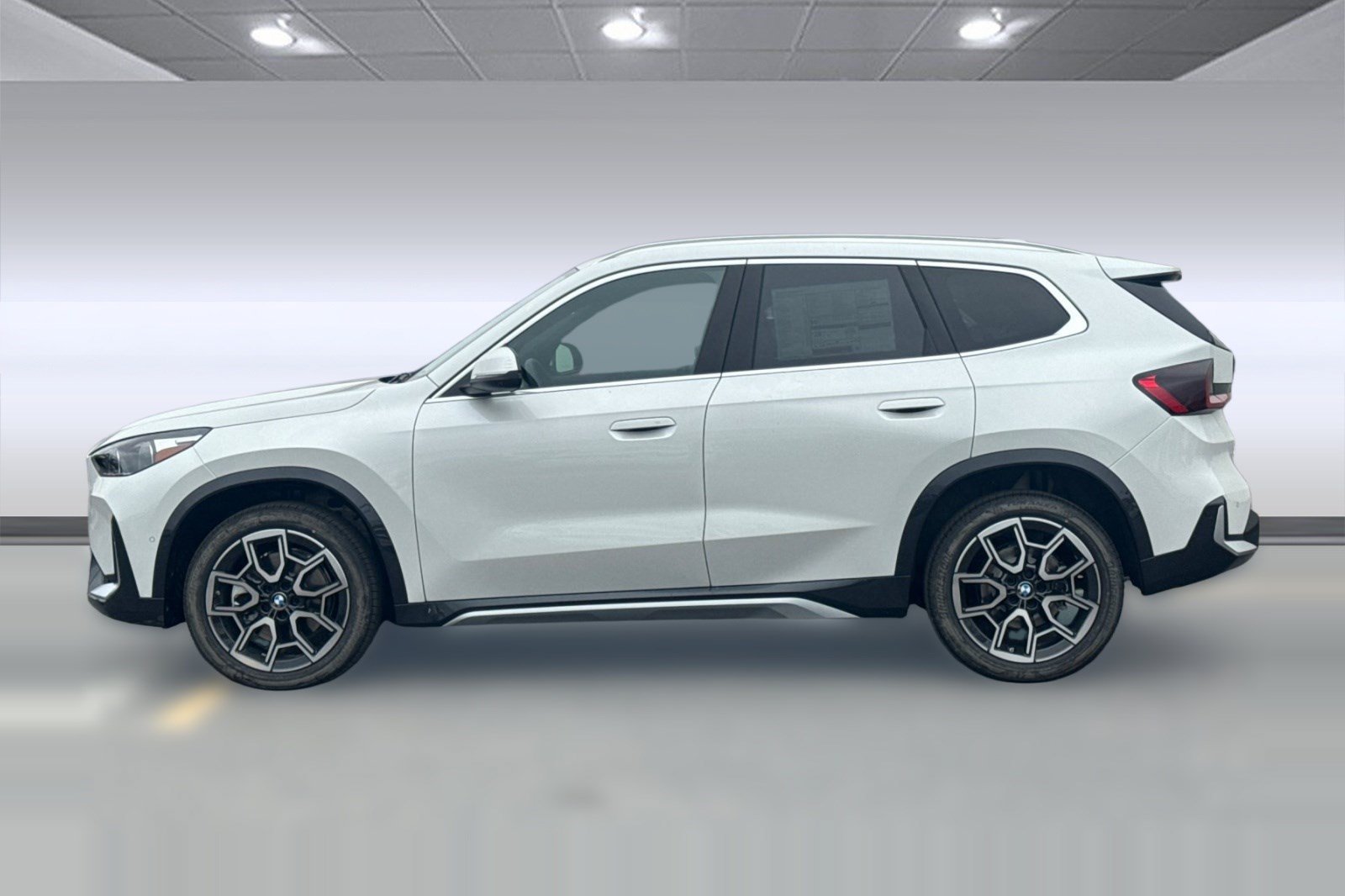 Used 2026 BMW X1 xDrive28i w/ Technology Package AWD/4WD image 2