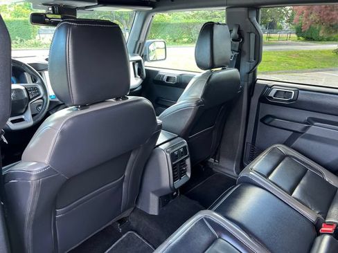 Used 2025 Ford Bronco Outer Banks AWD/4WD image 28
