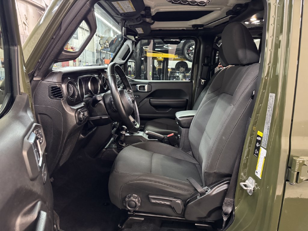 Used 2022 Jeep Wrangler Unlimited Sport AWD/4WD image 17