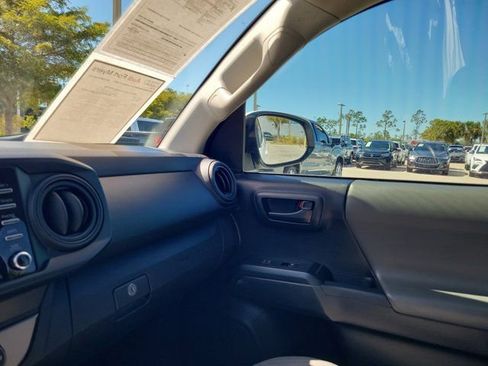 Used 2020 Toyota Tacoma SR w/ SR Convenience Package image 27
