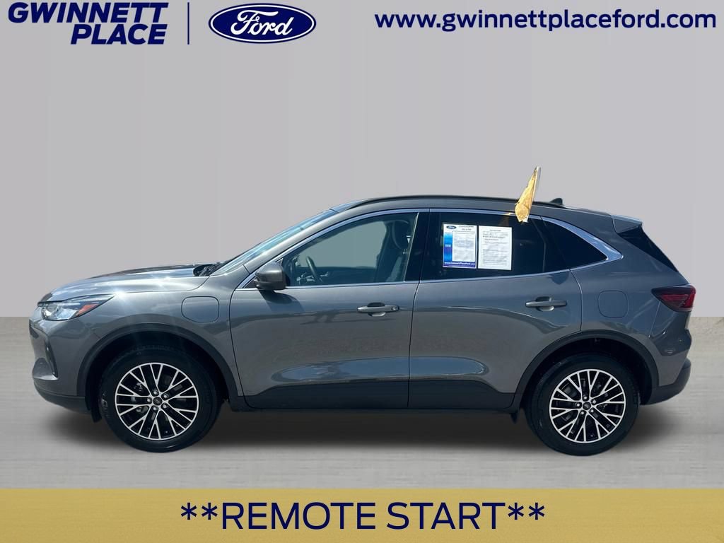 Certified 2025 Ford Escape SE FWD image 9