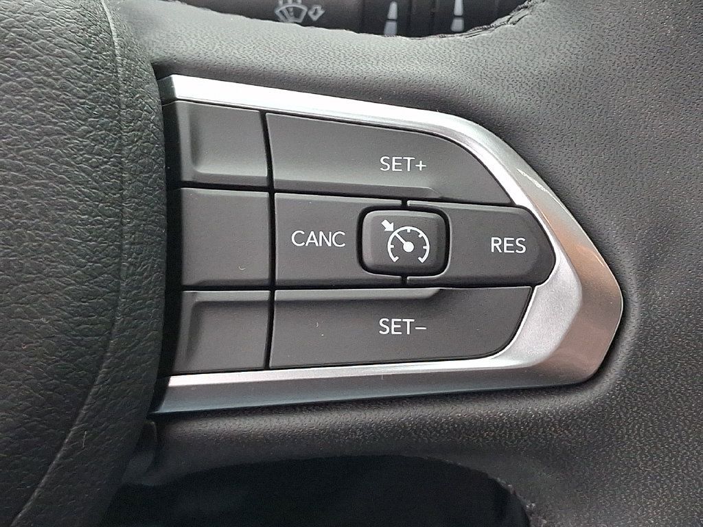 Used 2023 Jeep Compass Latitude AWD/4WD image 22