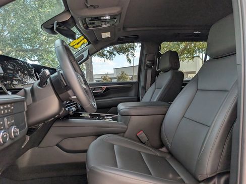 Used 2026 Chevrolet Tahoe Z71 w/ Comfort Package image 17