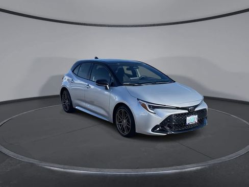 Certified 2025 Toyota Corolla Hatchback w/ SE Package image 2