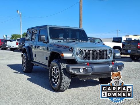 Certified 2025 Jeep Wrangler Unlimited Rubicon w/ Convenience Group AWD/4WD image 25