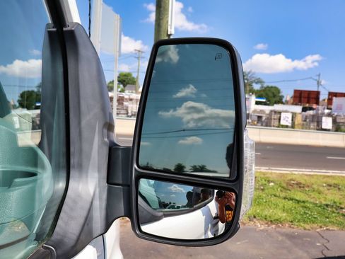 Used 2018 Ford Transit 250 130 Low Roof RWD image 17
