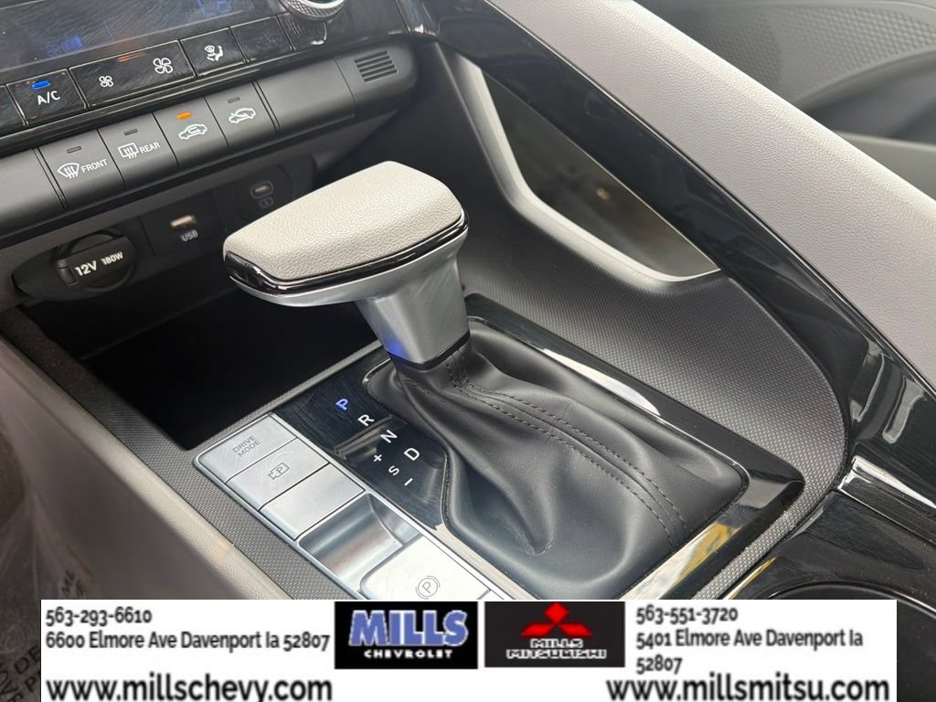 Used 2025 Hyundai Elantra Hybrid FWD image 18