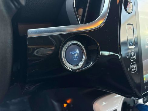 Used 2018 Toyota Prius Prime Premium w/ Carpet Mat Package image 28