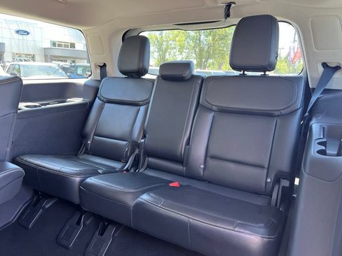 Used 2025 Ford Expedition Platinum AWD/4WD image 26