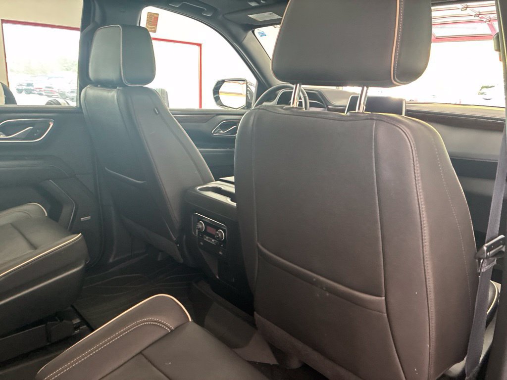 Used 2023 Chevrolet Suburban Premier w/ Premium Package 2 AWD/4WD image 51