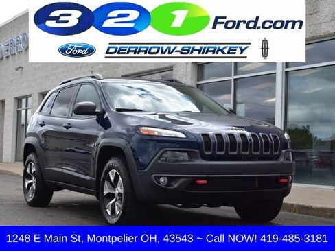 Used 2018 Jeep Cherokee Trailhawk w/ Cold Weather Group AWD/4WD image 1