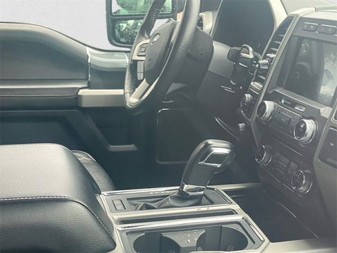 Used 2017 Ford F150 Lariat w/ Equipment Group 502A Luxury image 6