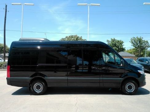 Used 2026 Mercedes-Benz Sprinter 2500 image 4