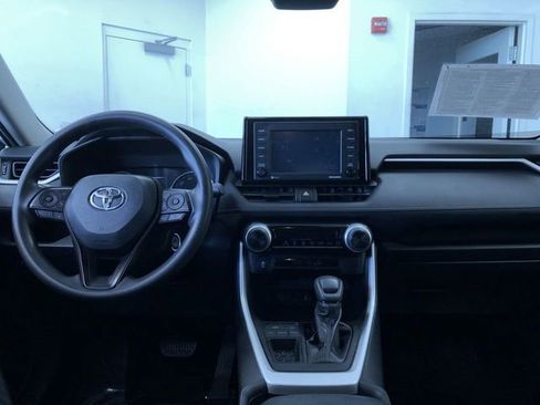 Certified 2020 Toyota RAV4 LE w/ Carpet Mat Package image 17
