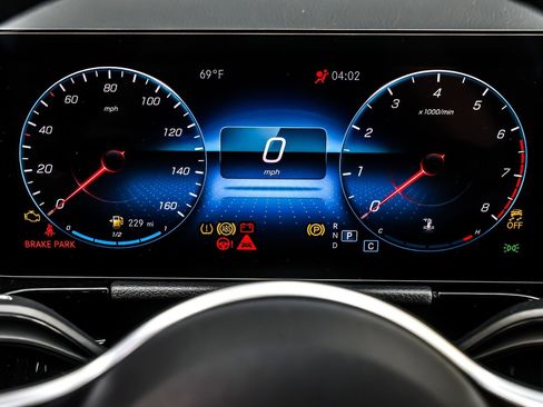 Certified 2023 Mercedes-Benz GLA 250 4MATIC w/ Premium Package image 19