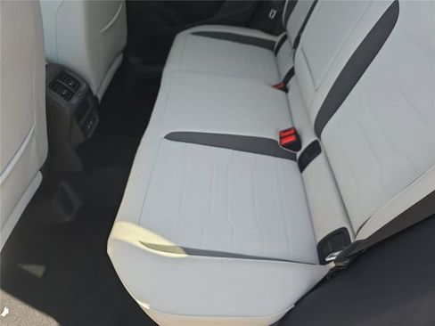 New 2026 Volkswagen Taos SE image 12