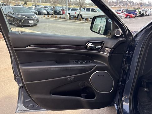 Used 2021 Jeep Grand Cherokee Overland image 14